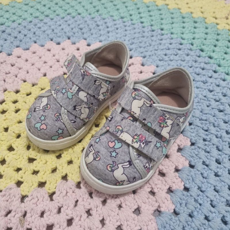 Tenis infantil best sale molekinha unicornio