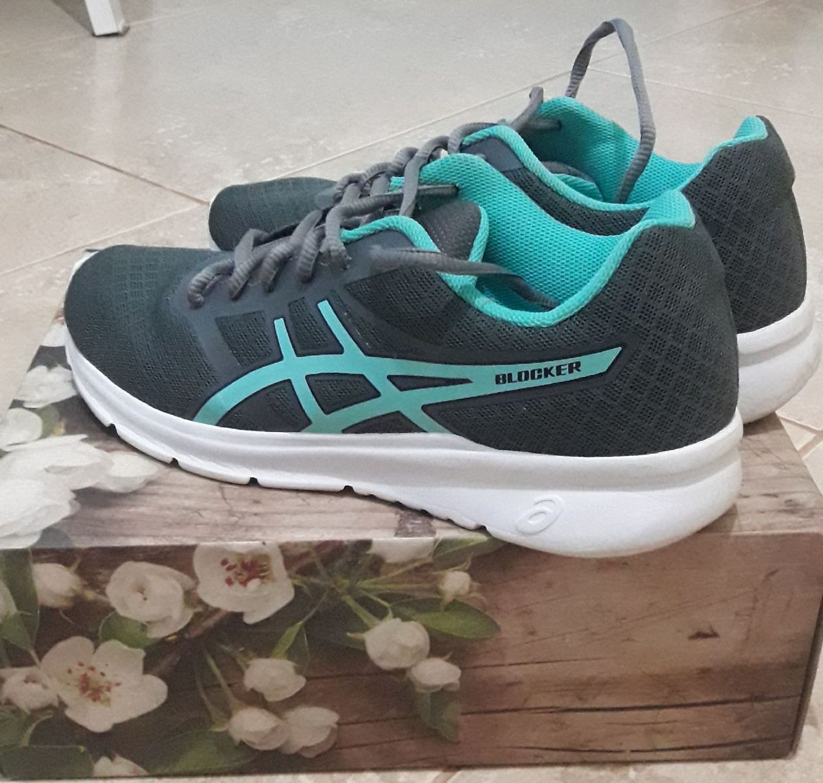 tênis asics blocker feminino