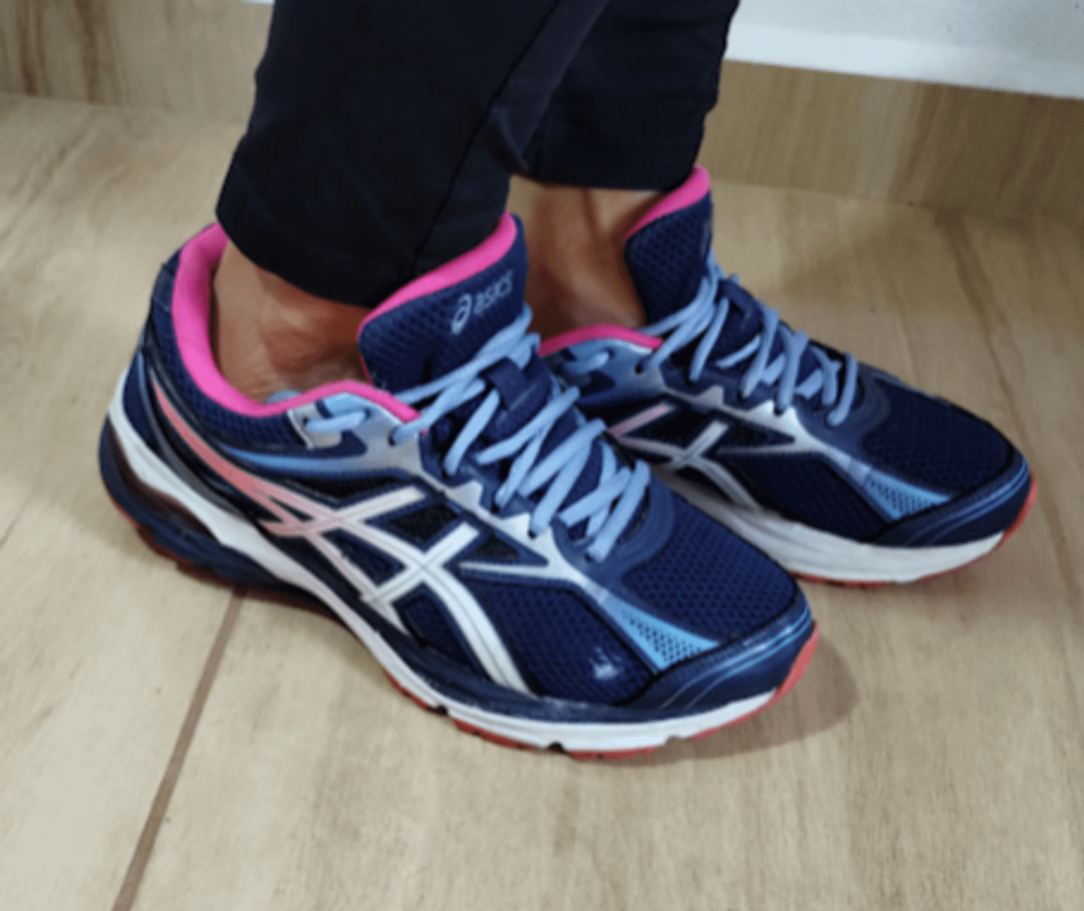 Tênis asics gel equation 9 feminino azul e hot sale rosa