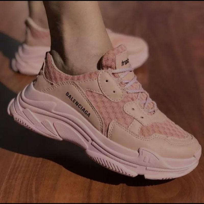 Tênis Feminino Balenciaga Triple S Coleção 2020, 50% OFF