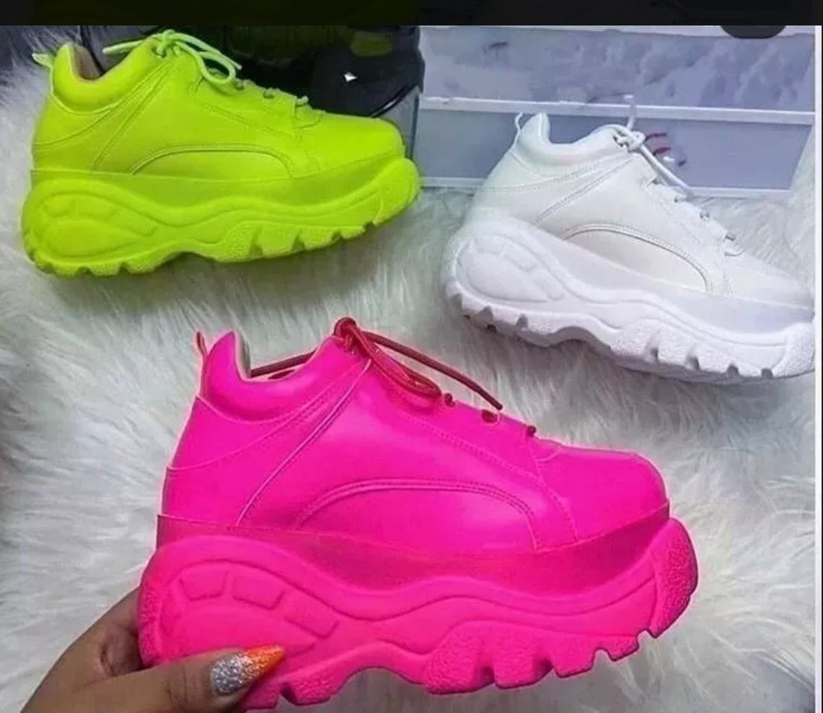 tenis neon feminino