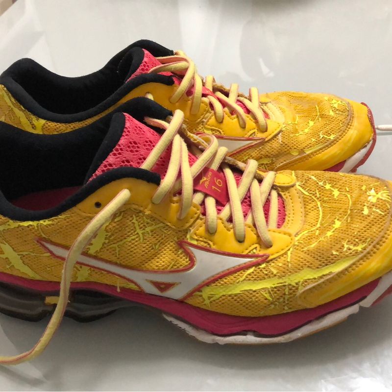 Mizuno wave creation 16 on sale gold