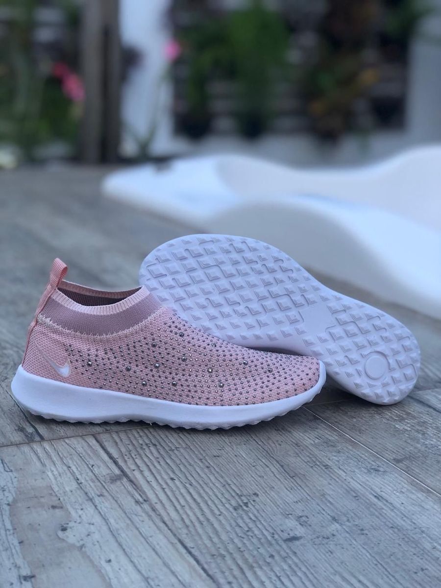 tenis nike preto sem cadarço