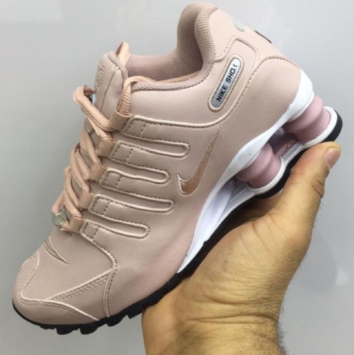 nike bege feminino