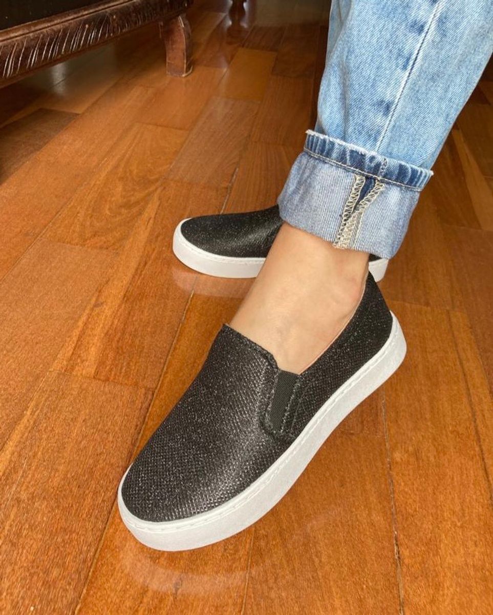 Slip on preto com hot sale brilho