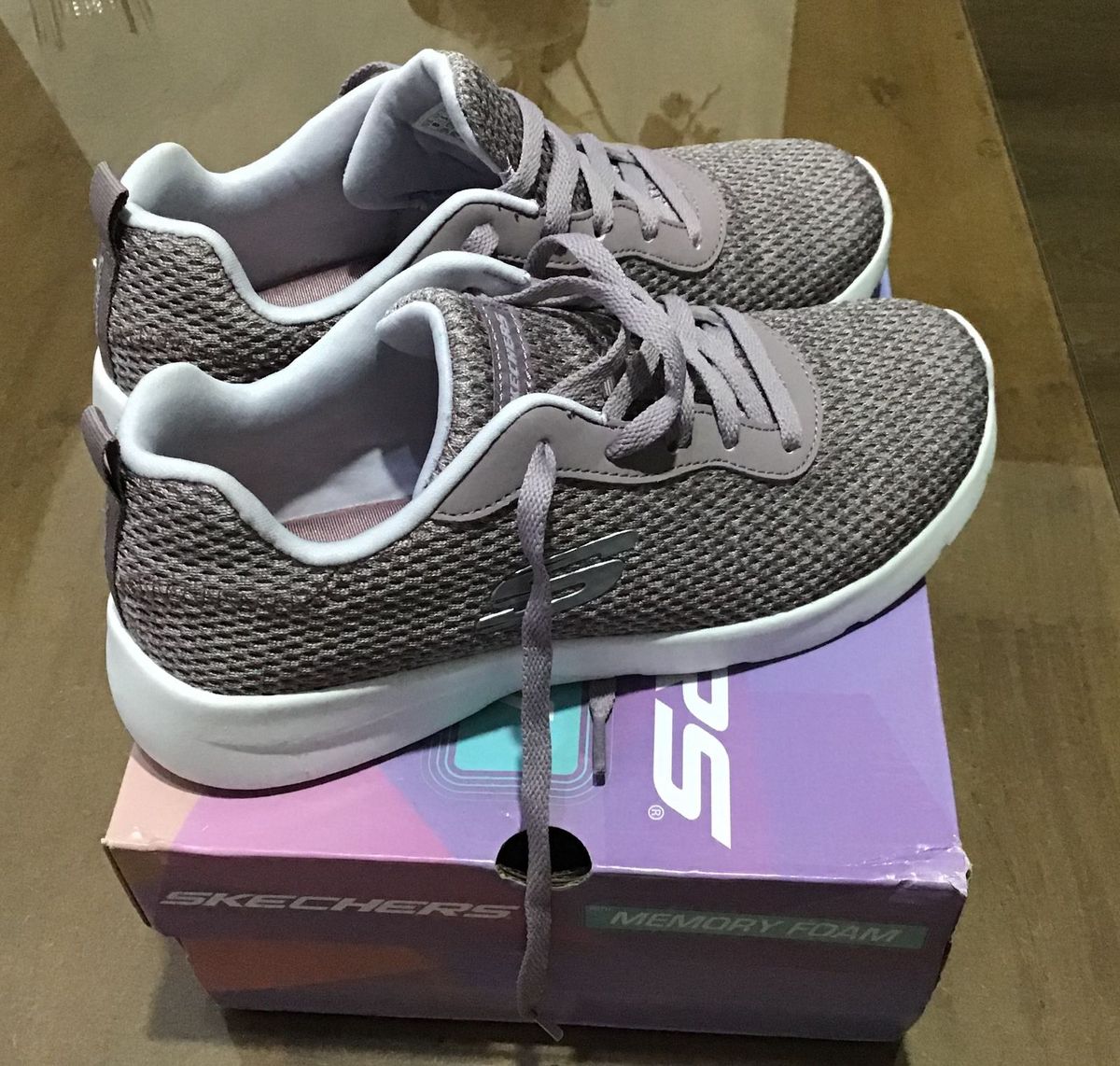 tênis skechers dynamight feminino