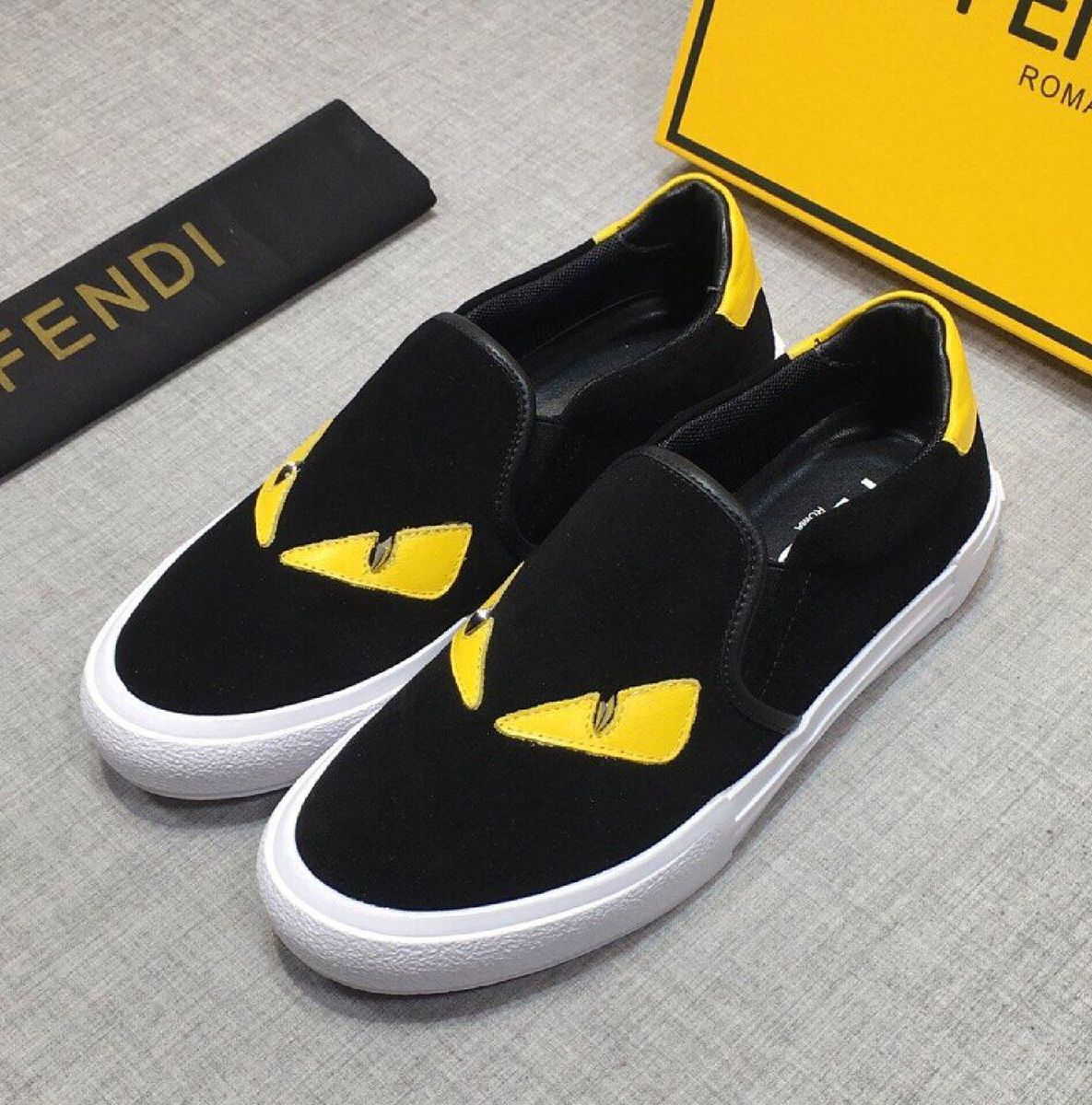 tenis fendi slip on