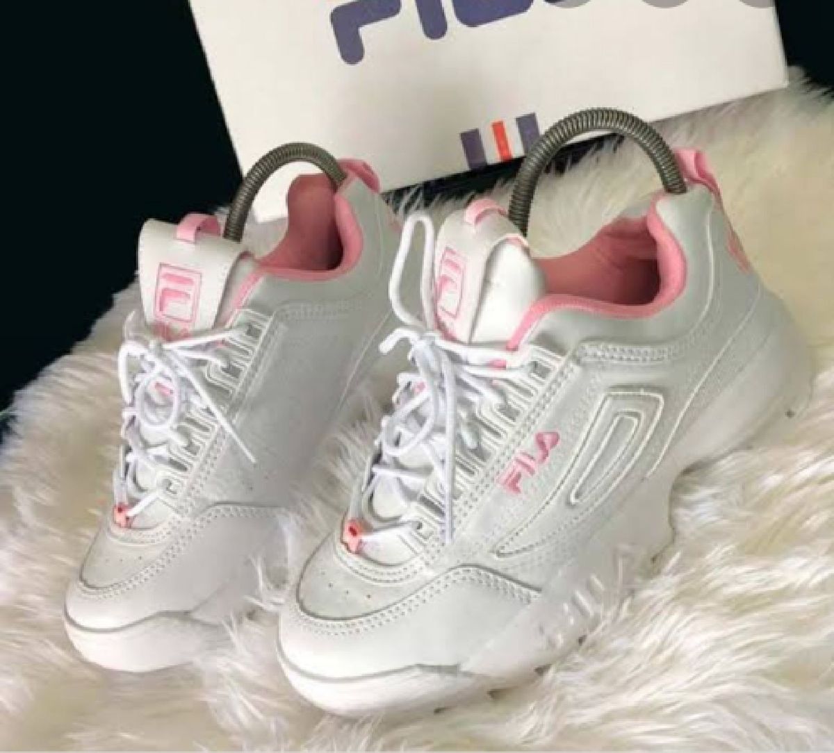 tenis da fila branco com rosa