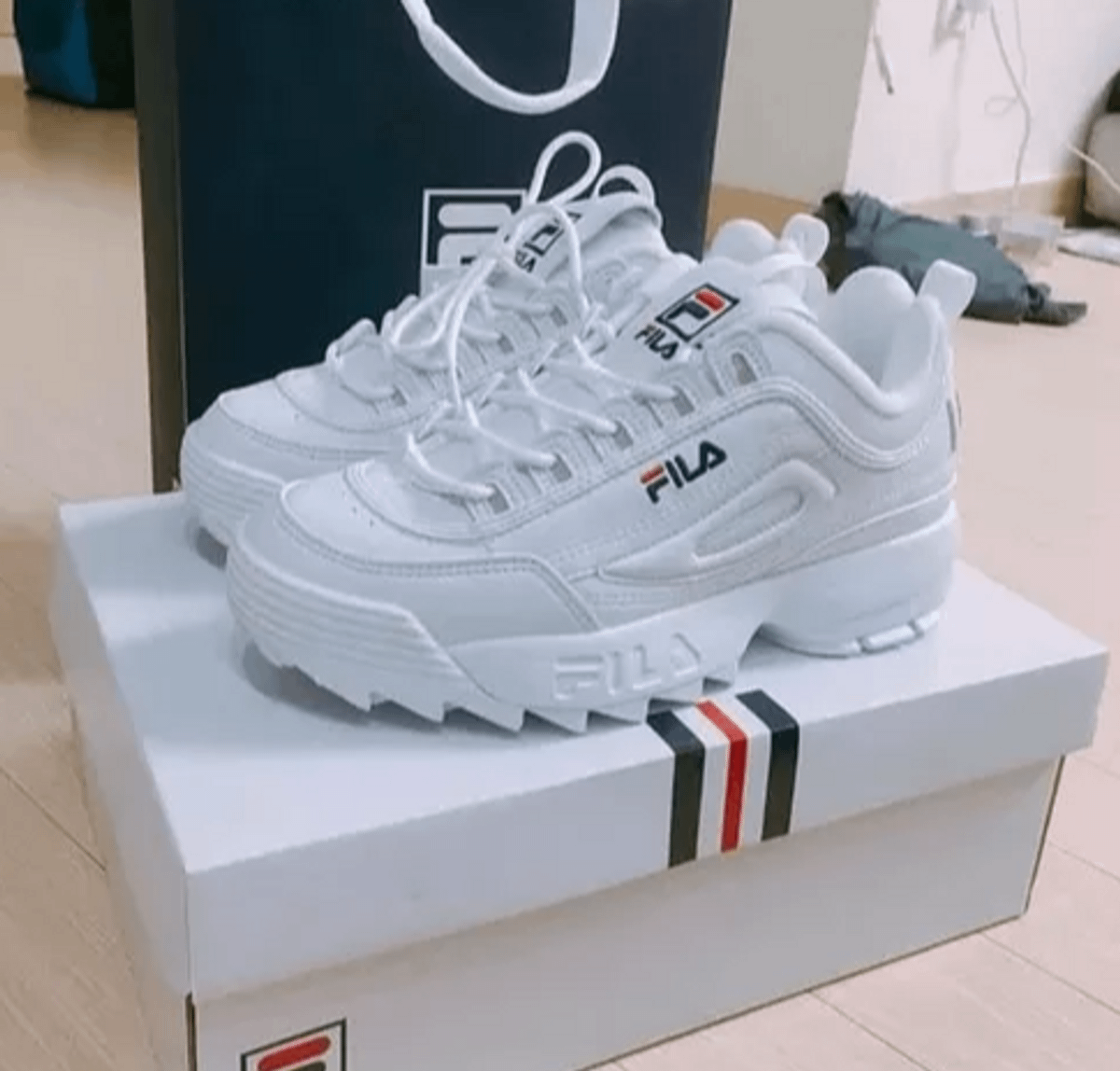 fila todo branco
