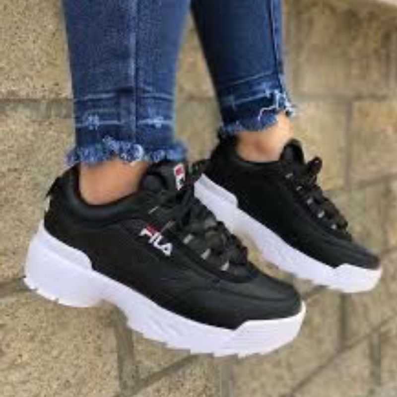 Tenis preto best sale fila feminino