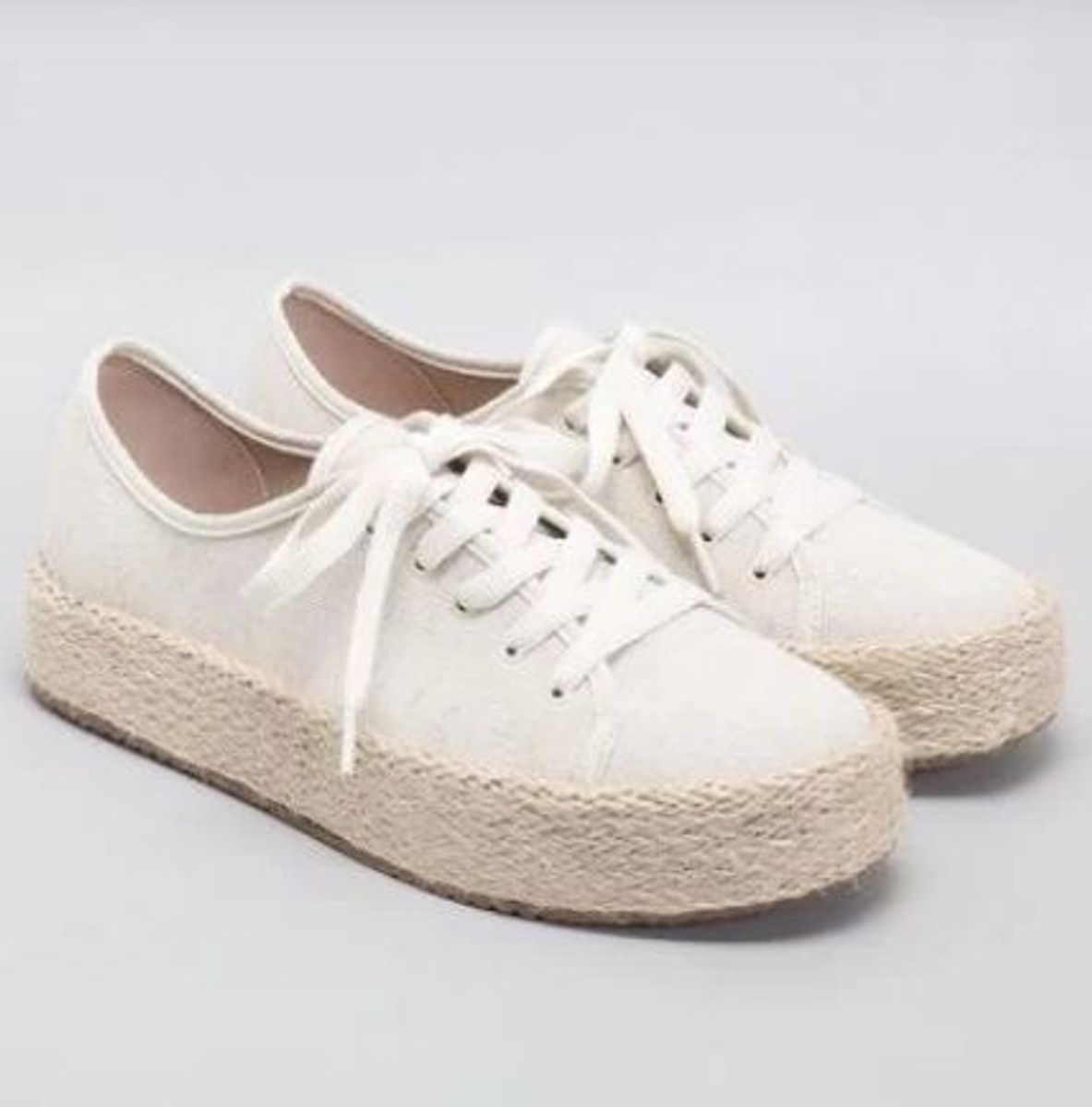 tenis branco com solado de corda