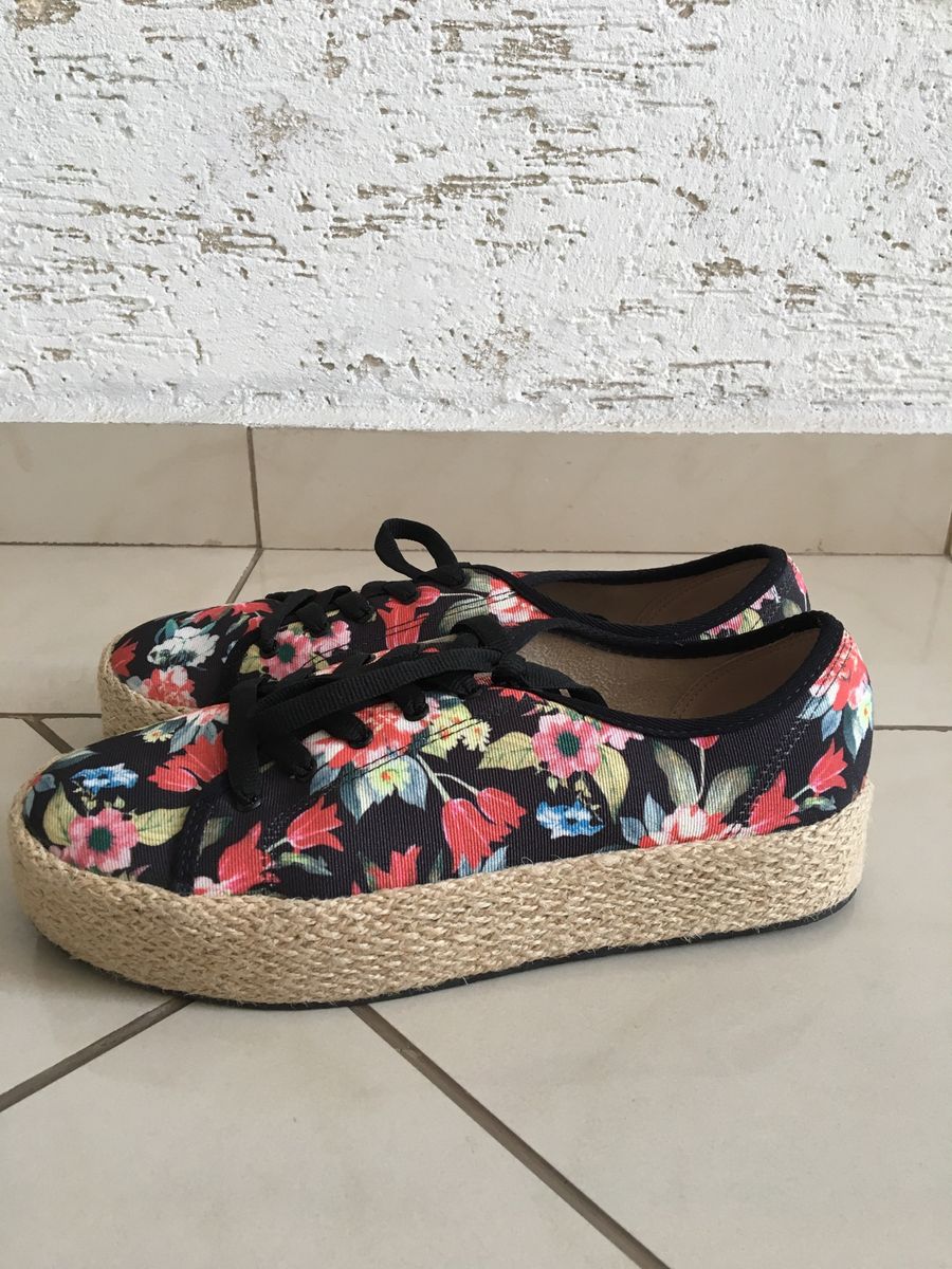 Tenis florido hot sale feminino