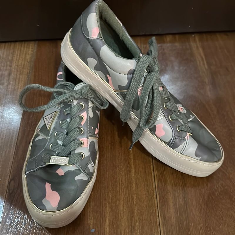 guess camouflage shoes