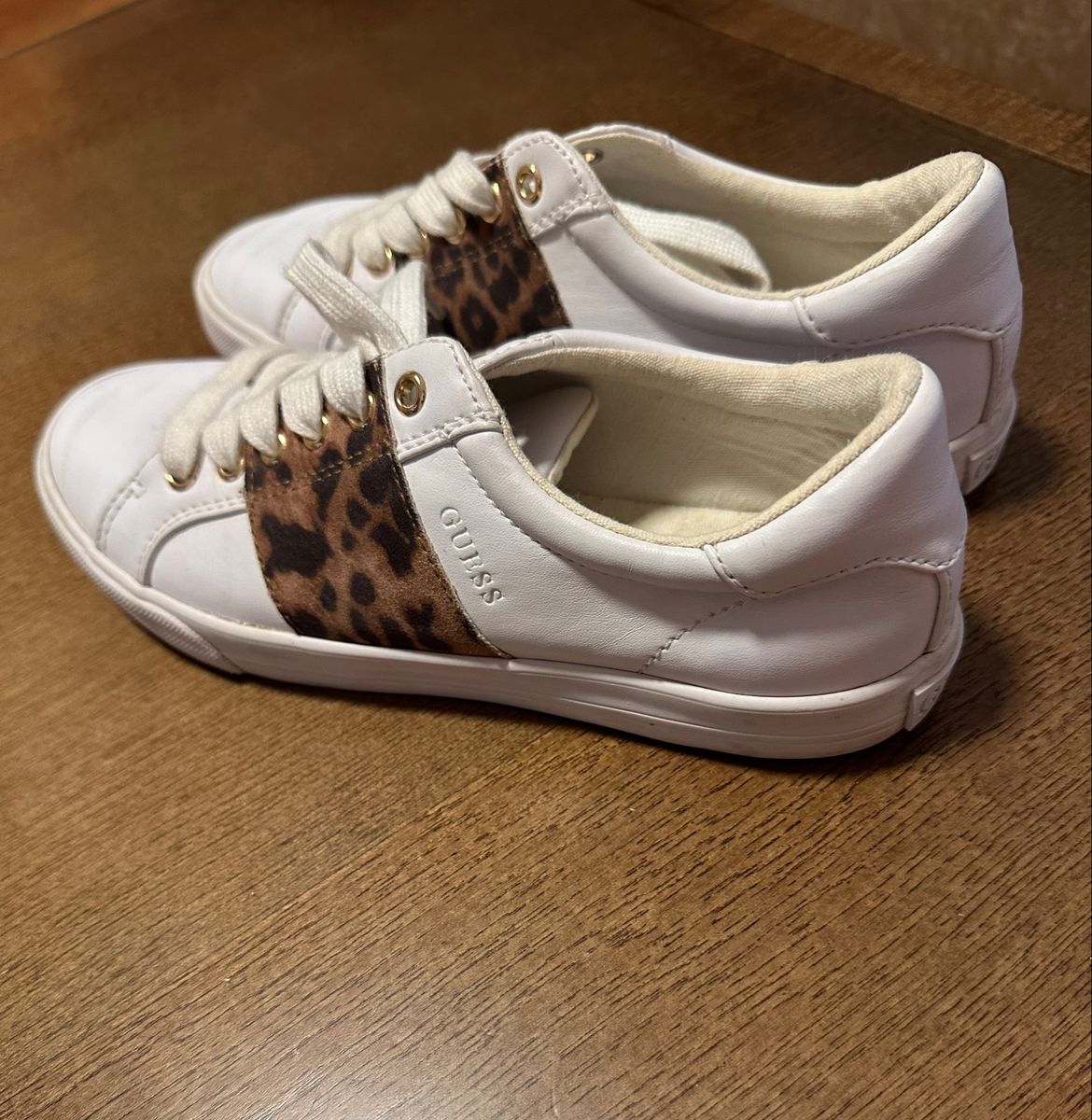 Tenis best sale guess leopardo