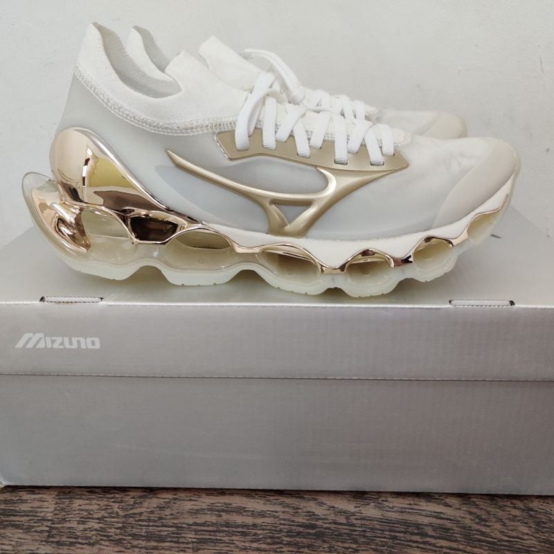 Mizuno wave alchemy gold on sale