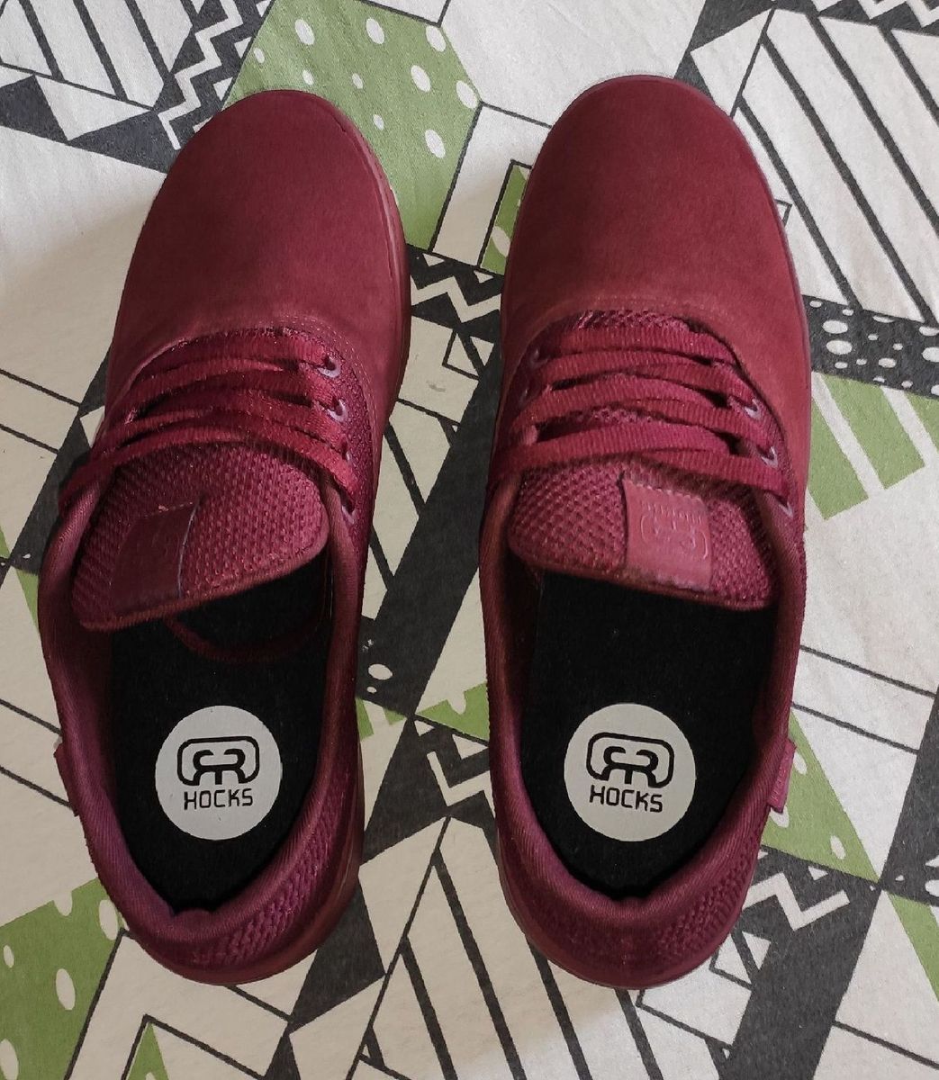 tenis hocks vinho