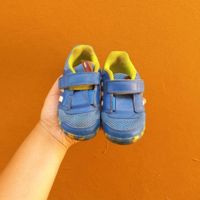 Tênis infantil best sale adidas altarun velcro