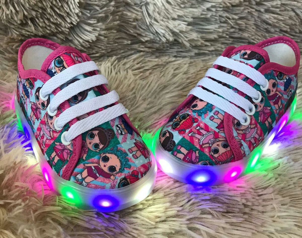 tenis com pisca infantil