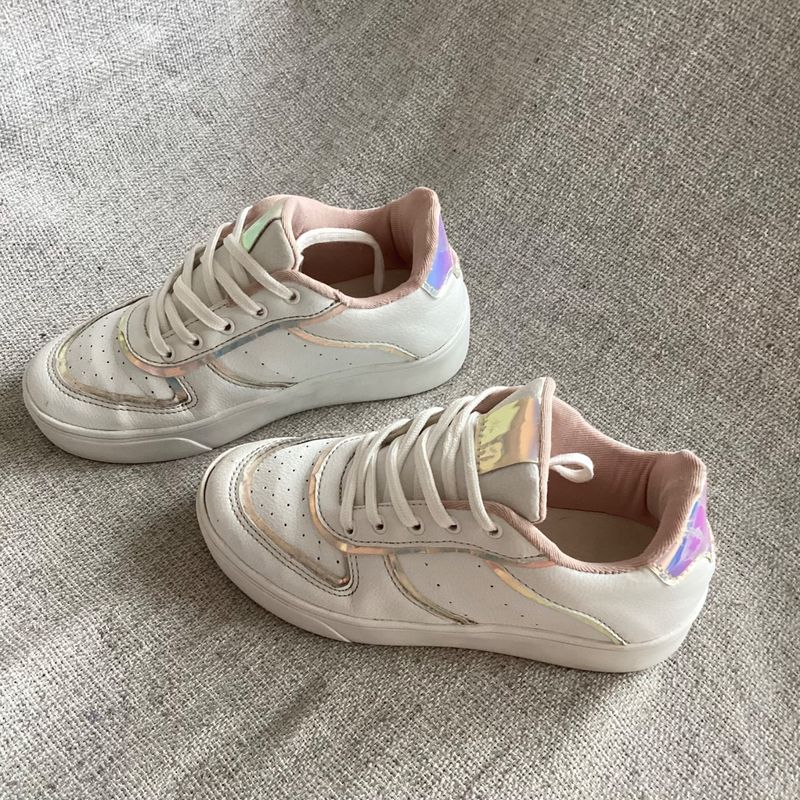 Tênis Infantil Branco com Detalhes Rosa Holograma Renner Usado