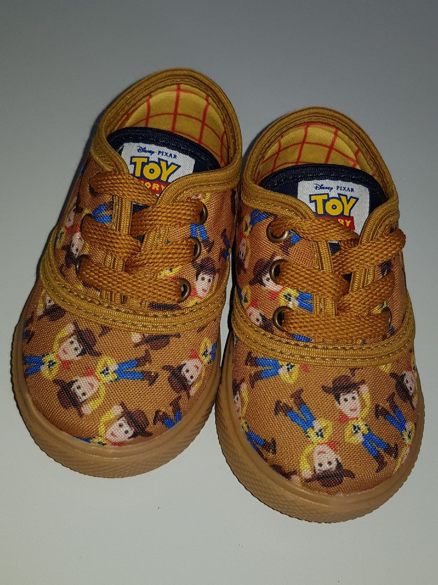 tenis infantil toy story