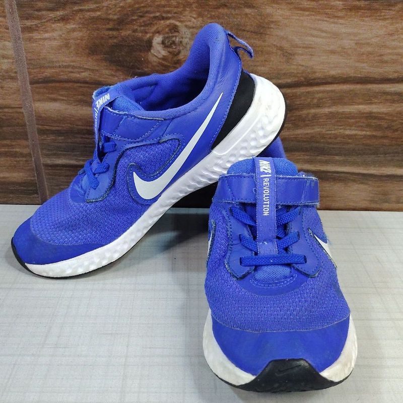 Nike revolution 33 online