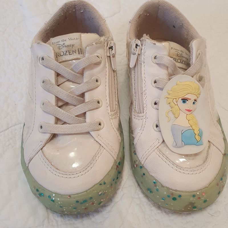 Tenis best sale frozen zara