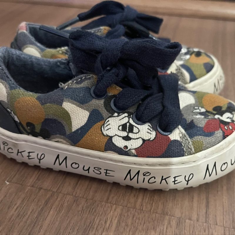 Tenis mickey 2024 mouse zara