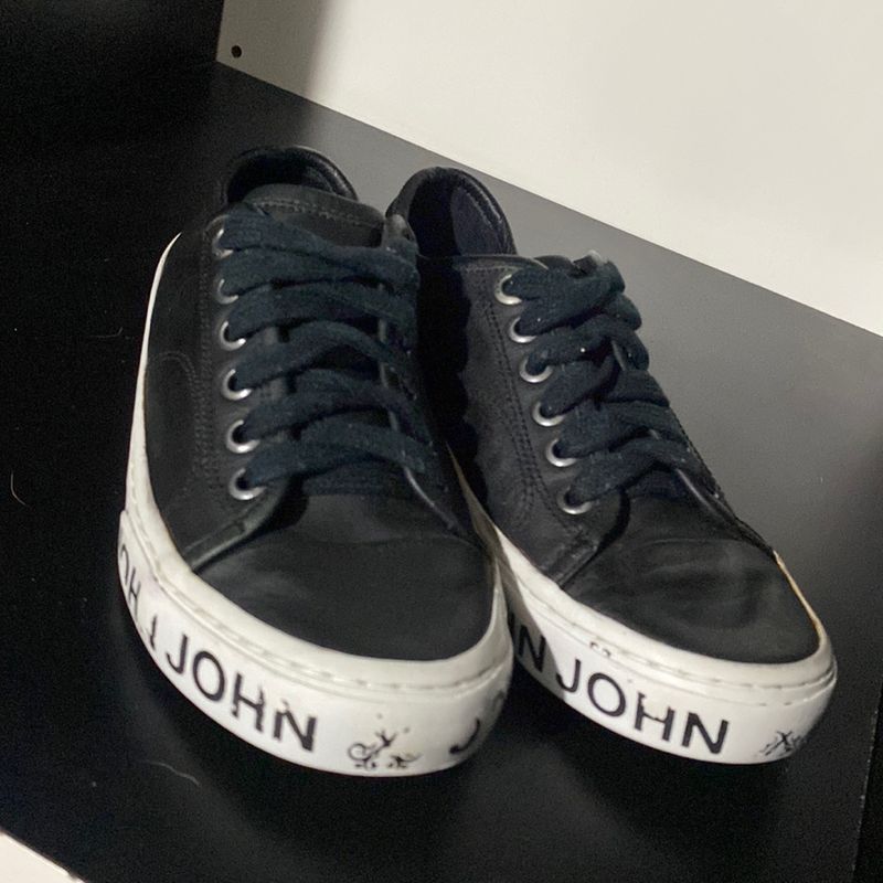 Tênis John John Couro Preto John John Usado 106203996 enjoei
