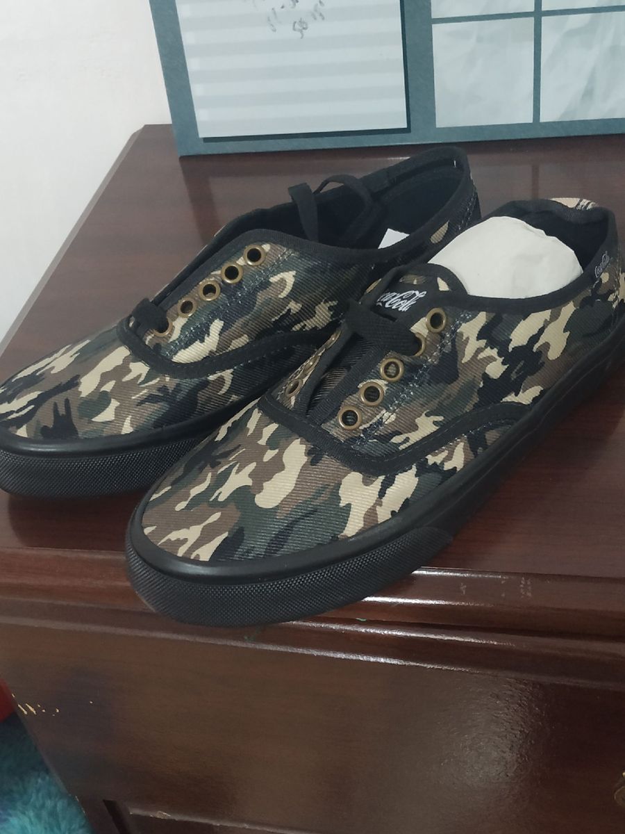 tenis camuflado coca cola