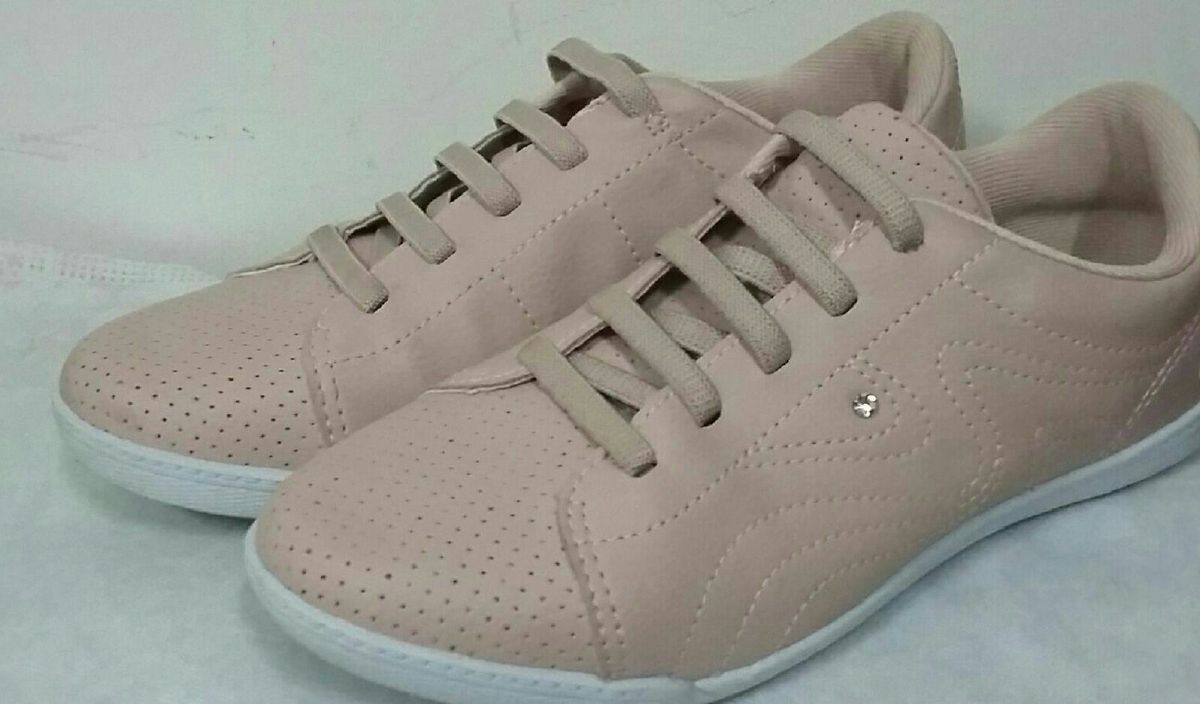 tenis kolosh nude