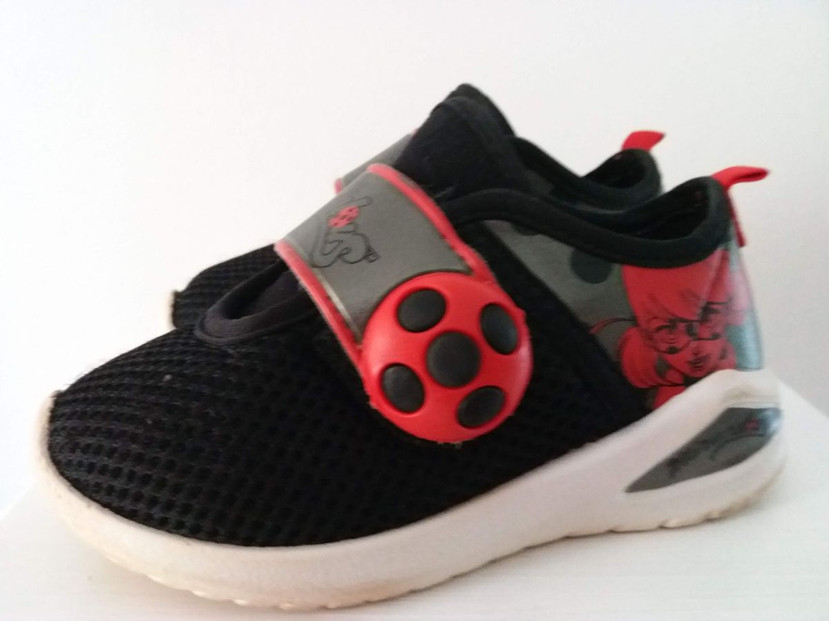 tenis infantil ladybug