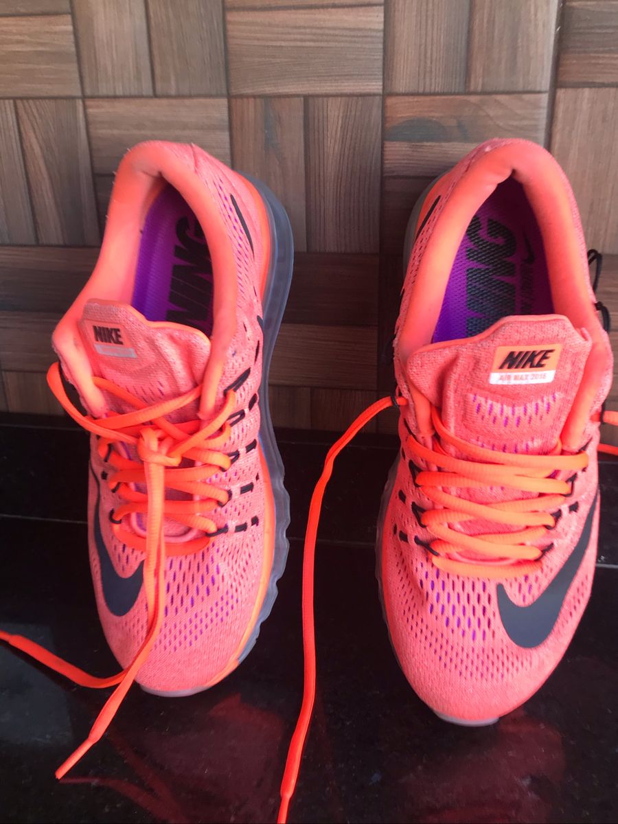 cadarço laranja nike