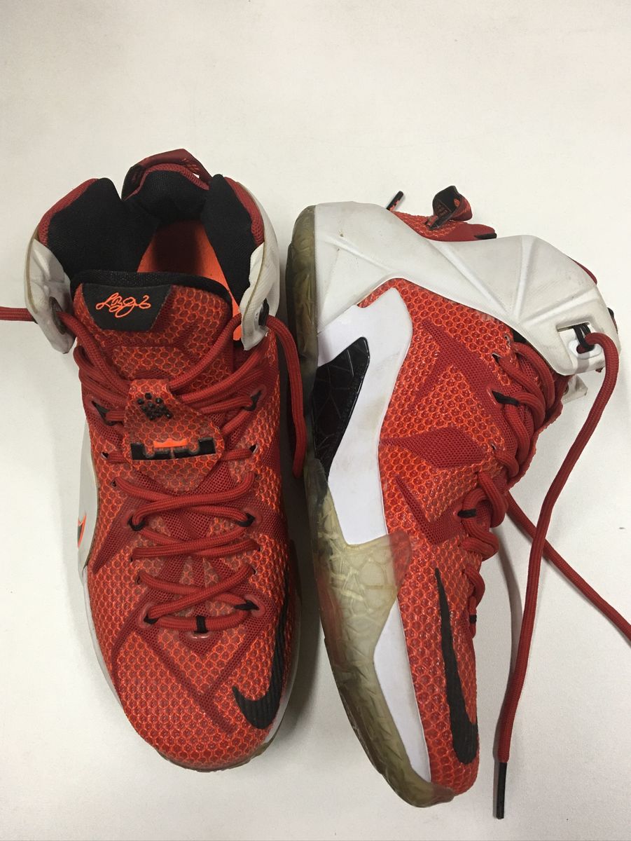 lebron james sapatos