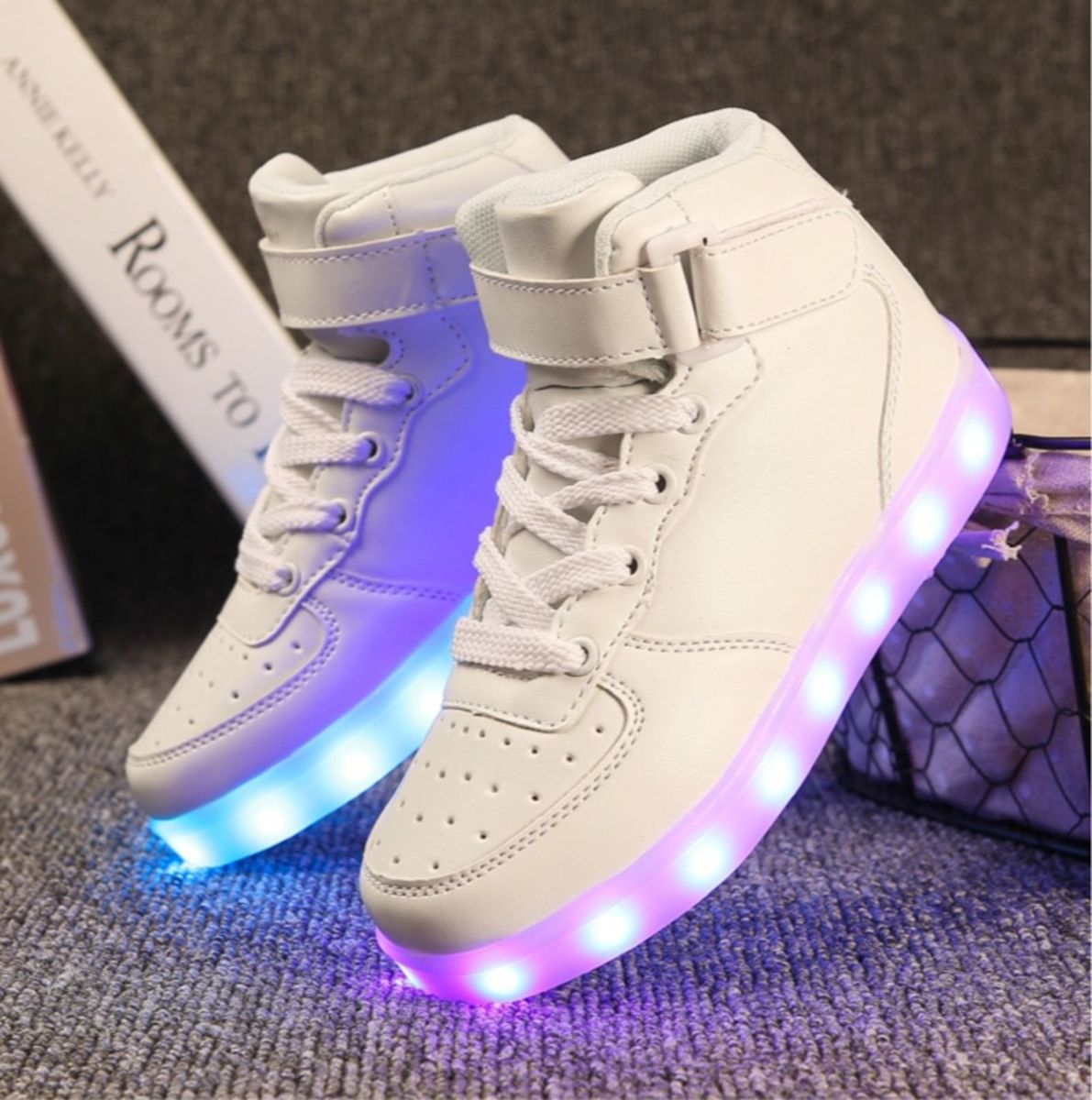 tenis de led cano alto