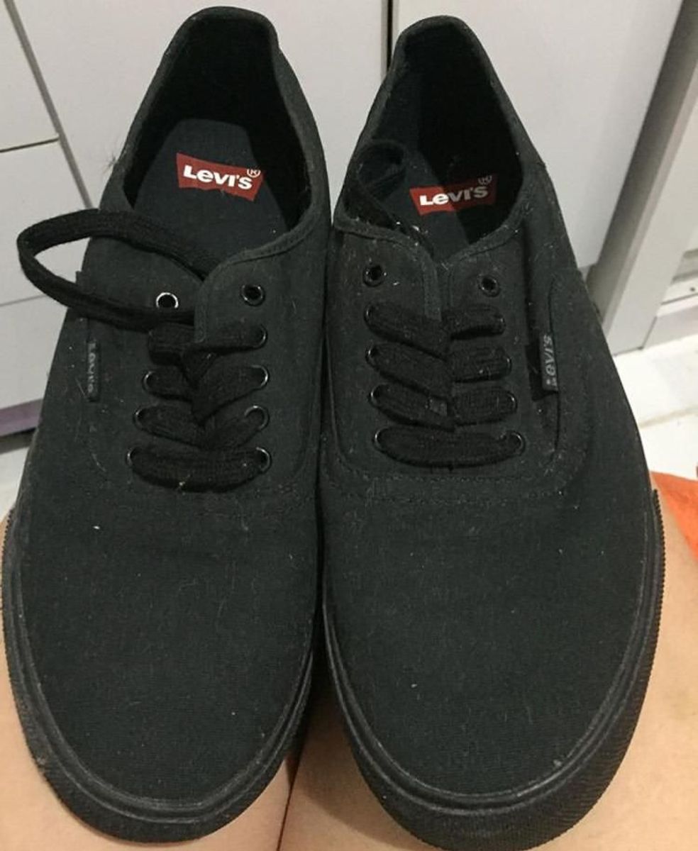 tenis levis preto