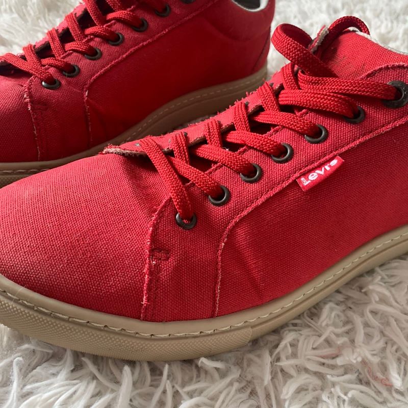 Tenis levis sale vermelho