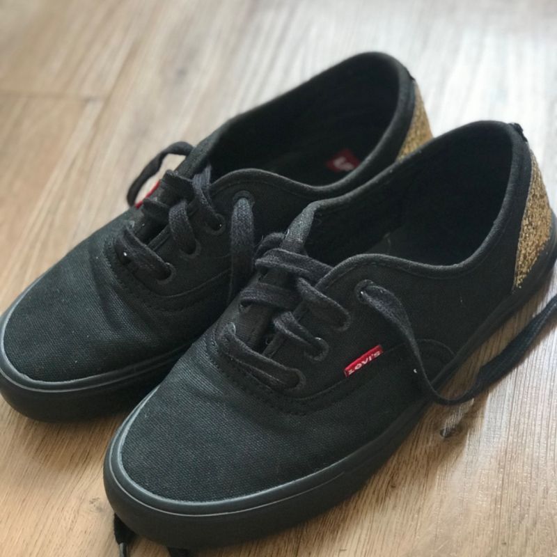 Tenis levis best sale tipo vans