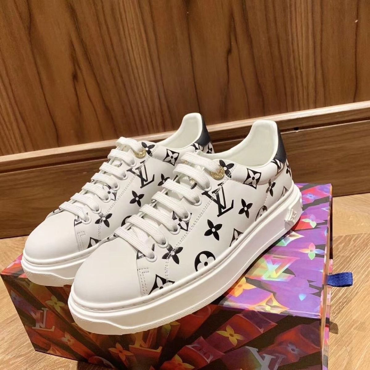 Tênis Louis Vuitton Time Out Branco e Preto Importado Lançamento