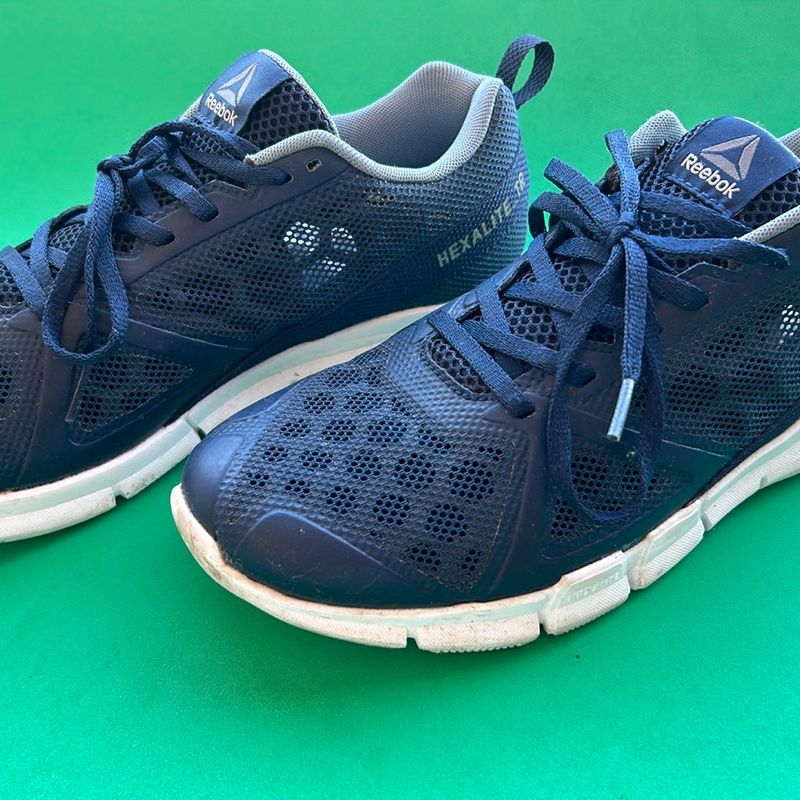Tenis Marca Reebok Cor Azul Marinho Modelo Hexalite Tr Masculino Tamanho 40 29 Cm X 11 Cm Reebok Usado 104416522 enjoei