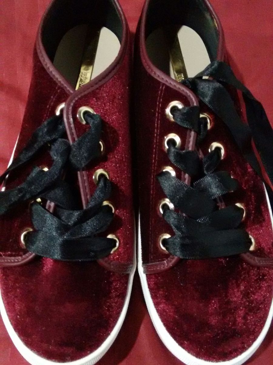 tenis moleca marsala