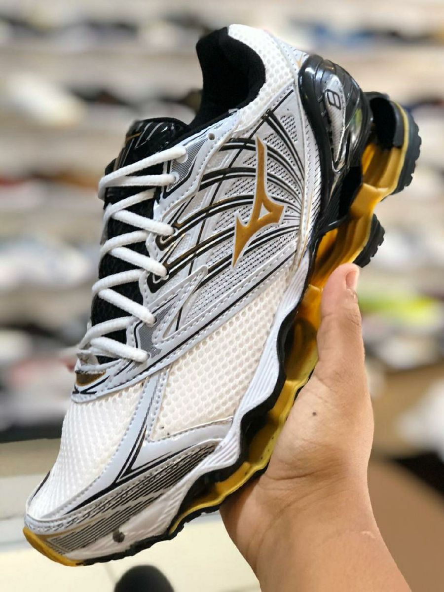 mizuno branco com dourado