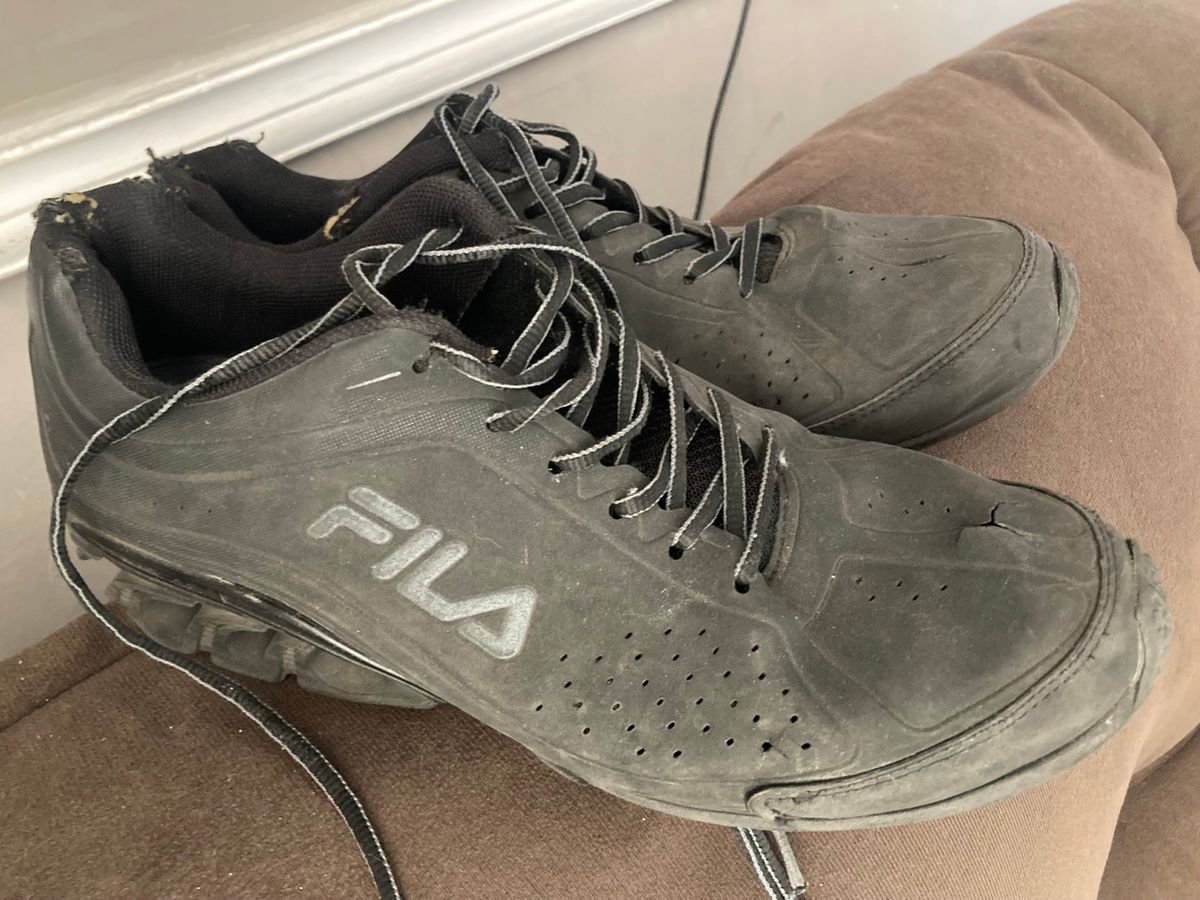 Tenis Masculino Fila Preto Usado Tamanho 41 42 Fila Usado 100368921 enjoei