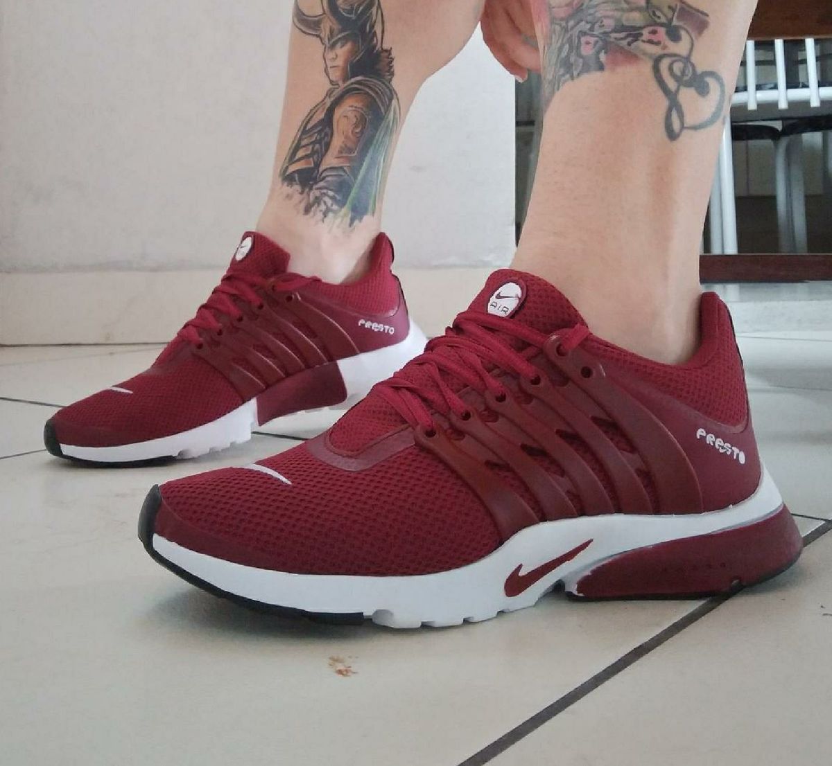 tenis masculino bordo