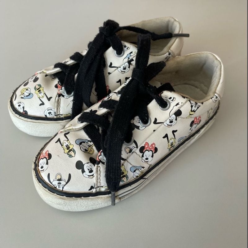 Tenis mickey 2024 mouse zara