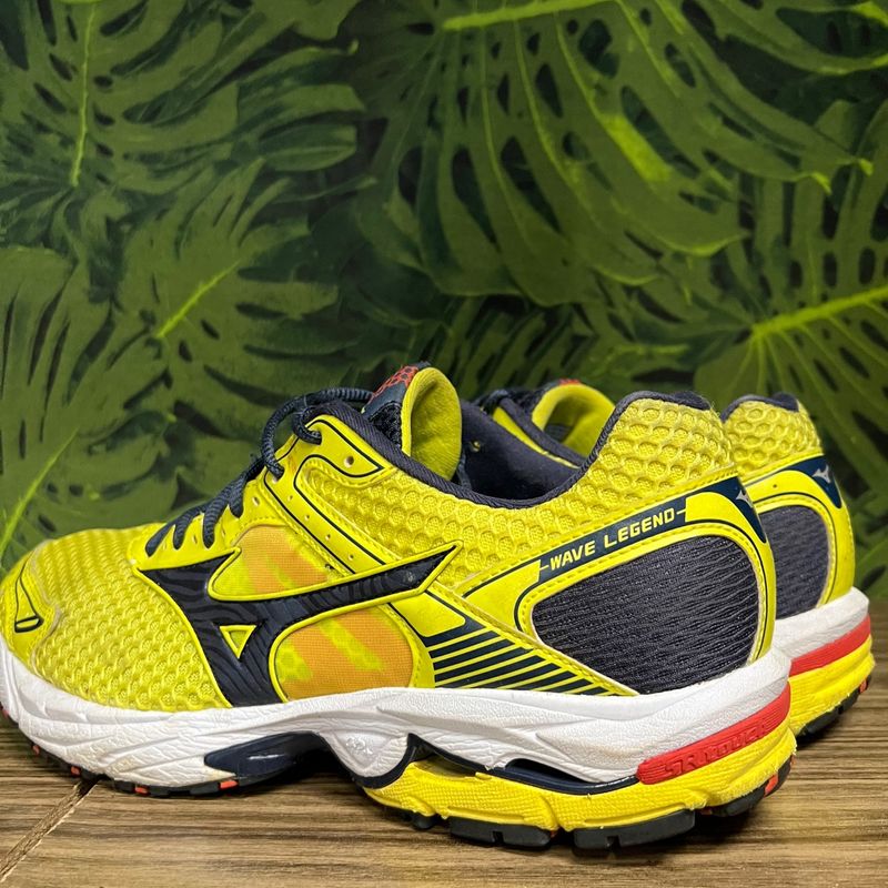 Mizuno wave 2025 legend amarelo