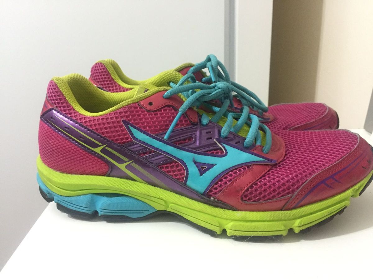 tenis mizuno colorido