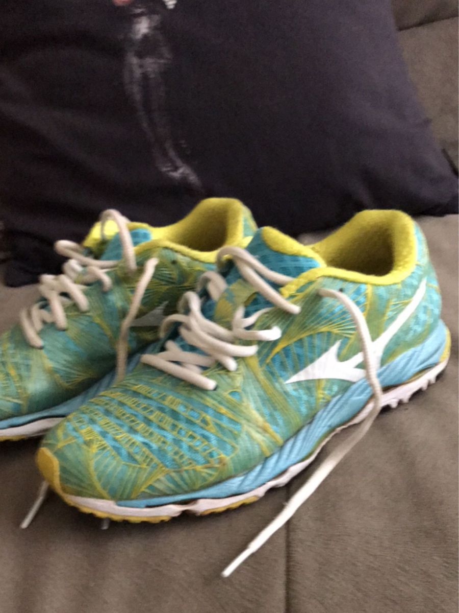 tenis com amortecedor mizuno