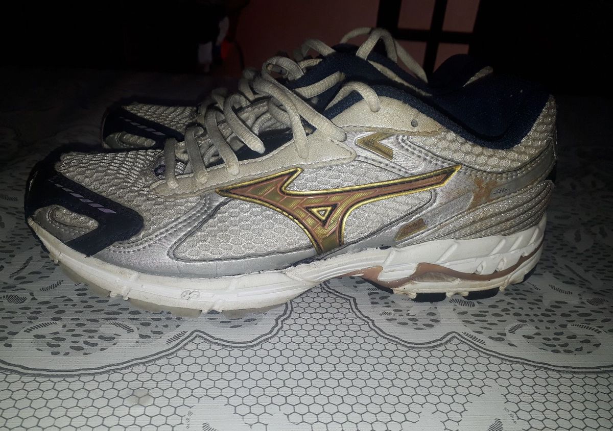 Mizuno wave mustang x10 sale
