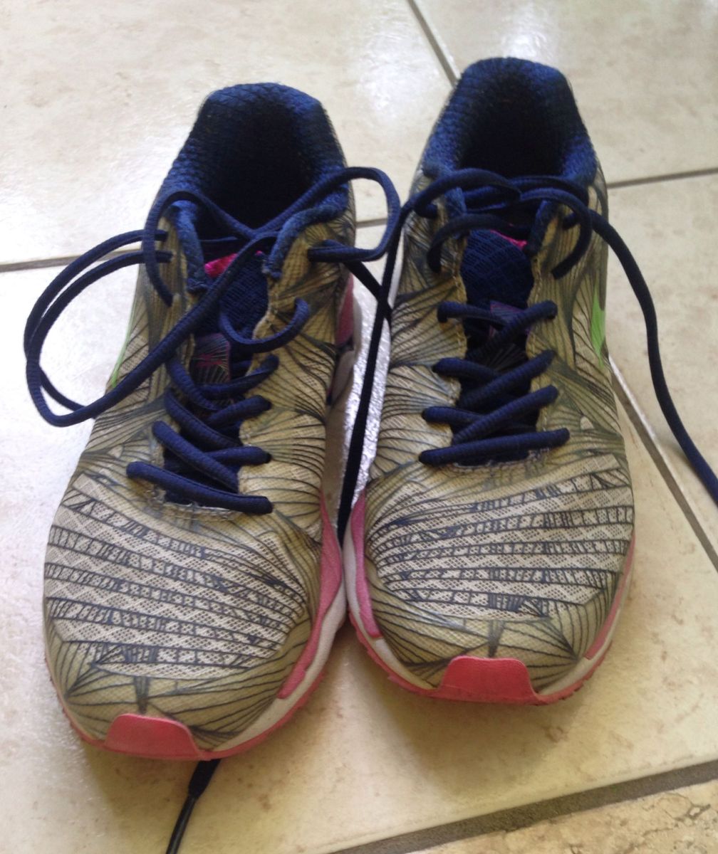 tenis mizuno paradox