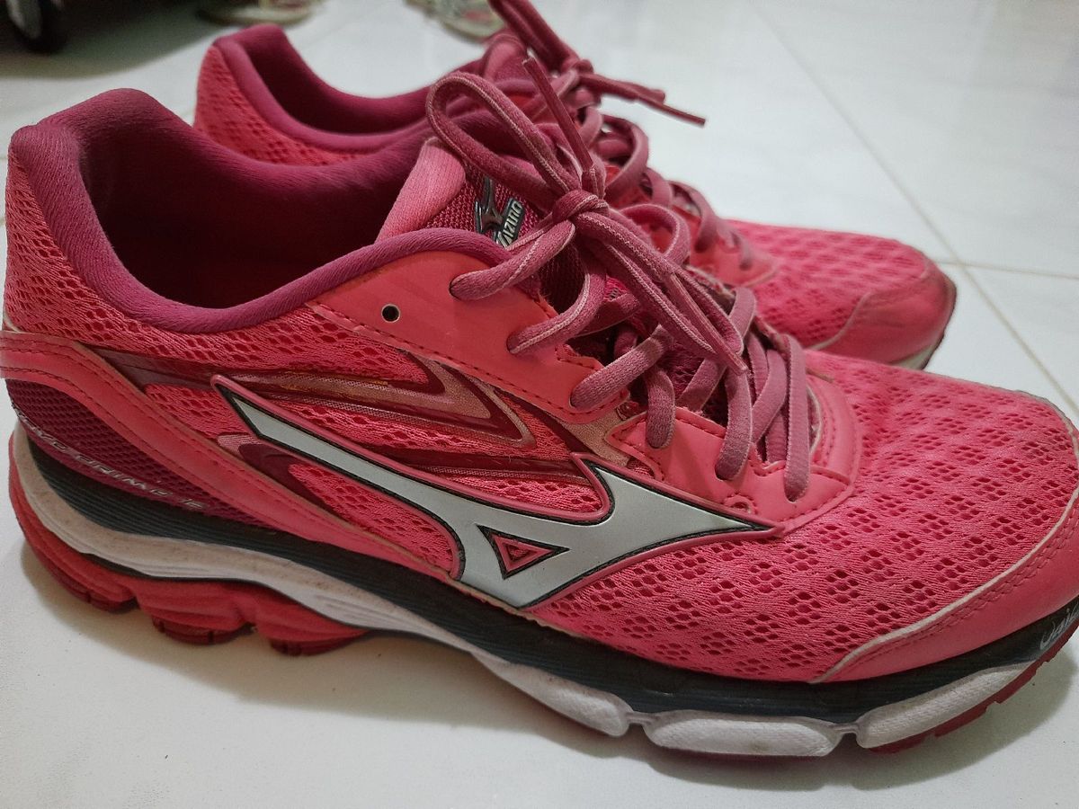 mizuno retro sneakers